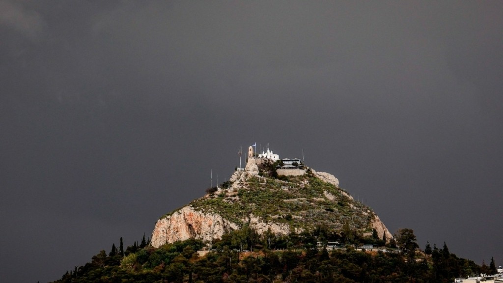 Καιρός: Αλλάζει το σκηνικό με καταιγίδες και πτώση της θερμοκρασίας
