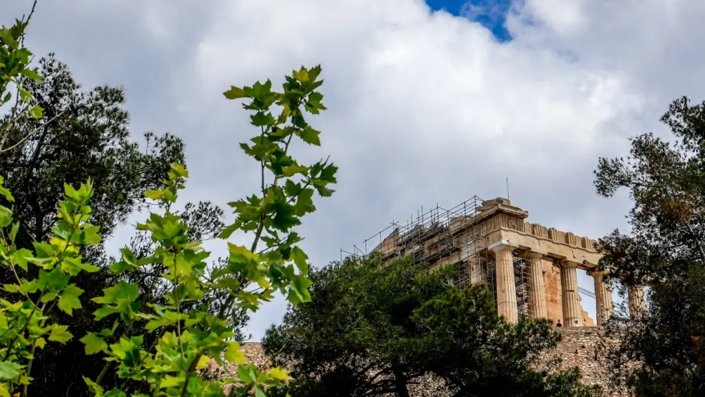 Καιρός: Βελτιωμένο σήμερα το σκηνικό – Πού θα σημειωθούν τοπικές βροχές