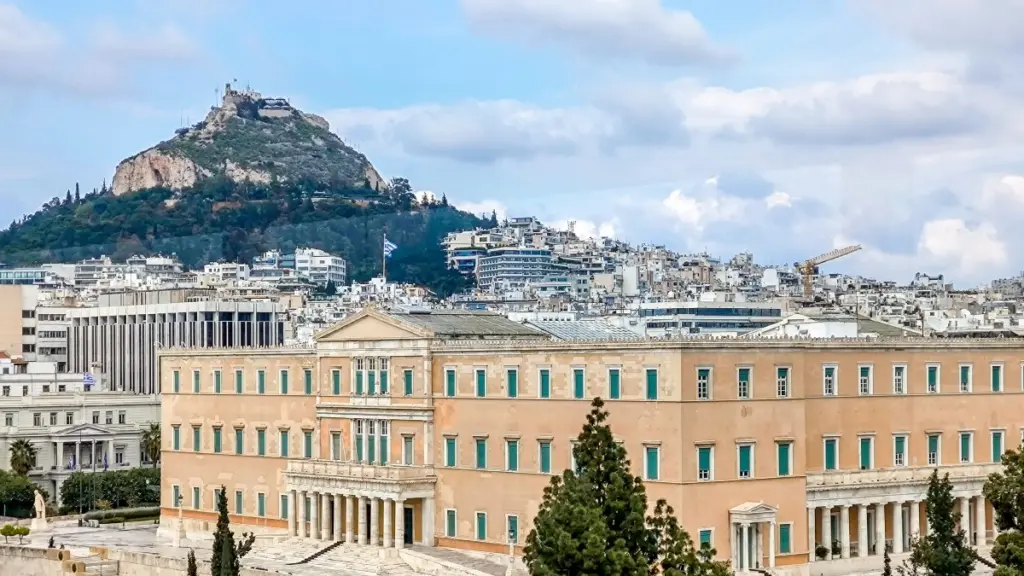 Καιρός: Βροχές και βοριάδες “διώχνουν” την αφρικανική σκόνη – Πτώση της θερμοκρασίας τις επόμενες μέρες