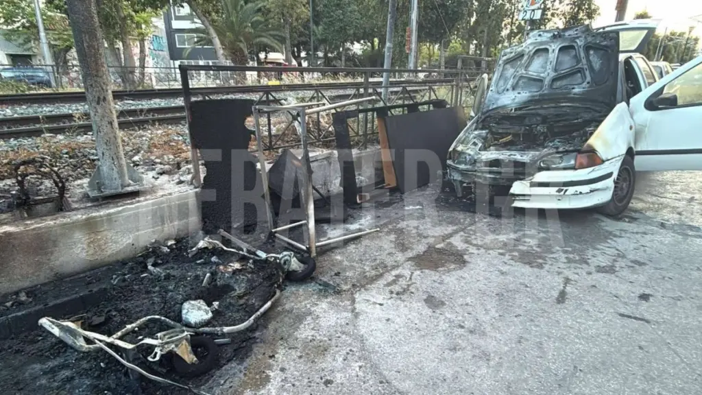 Μπαράζ εμπρησμών σε κάδους απορριμμάτων στον Κεραμεικό (φωτογραφία)