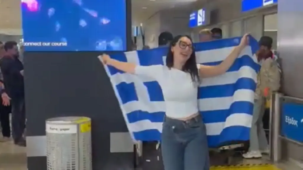 Eurovision 2025: Έφτασε στην Αθήνα με την 6η θέση στις αποσκευές της η Klavdia