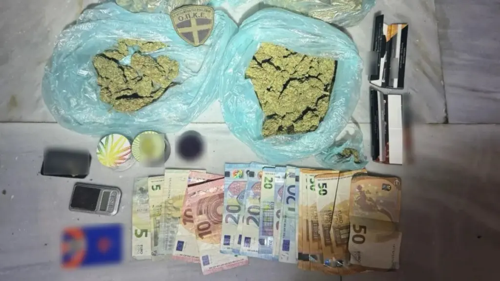 Ασπρόπυργος: Συνελήφθη 23χρονος που πουλούσε ναρκωτικά σε προαύλιο σχολείου