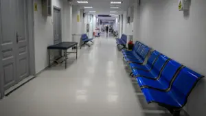 Θεσσαλονίκη: Ζευγάρι επιτέθηκε σε προϊσταμένη κοινωνικής υπηρεσίας νοσοκομείου – Τη θεώρησαν υπεύθυνη για την απομάκρυνση του βρέφους τους