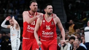 Ολυμπιακός: Προχωράει στην πρόωρη επέκταση ως το 2027 του συμβολαίου του Κώστα Παπανικολάου