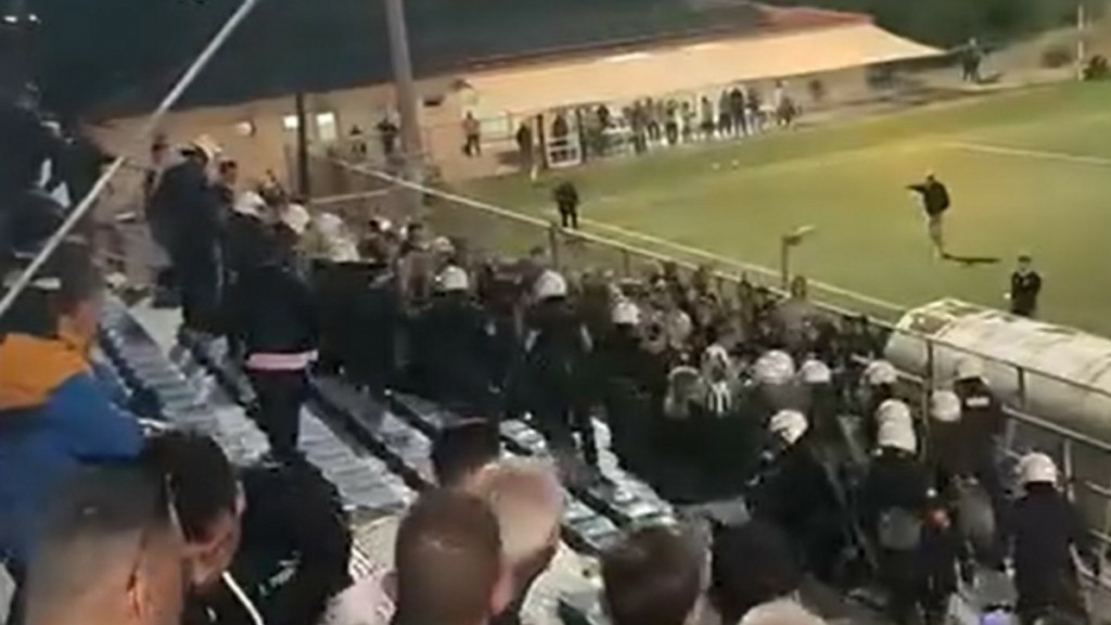 Σοβαρά επεισόδια οπαδών και ΜΑΤ σε ποδοσφαιρικό αγώνα στην Αχαΐα (Βίντεο)