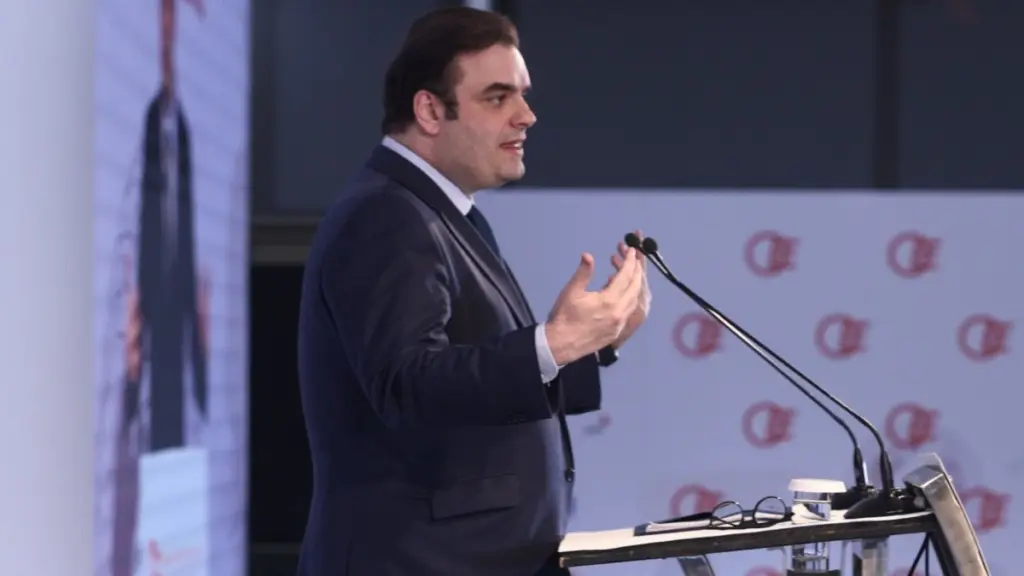 Πιερρακάκης: “Η Ελλάδα σχεδιάζει να αποπληρώσει τα δάνεια από το πρώτο πρόγραμμα διάσωσης 10 χρόνια νωρίτερα”