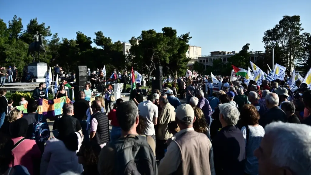 42η Μαραθώνια Πορεία Ειρήνης: Μήνυμα «εναντίωσης στο σύστημα που γεννά φτώχεια, πολέμους και προσφυγιά» (Φωτογραφίες)
