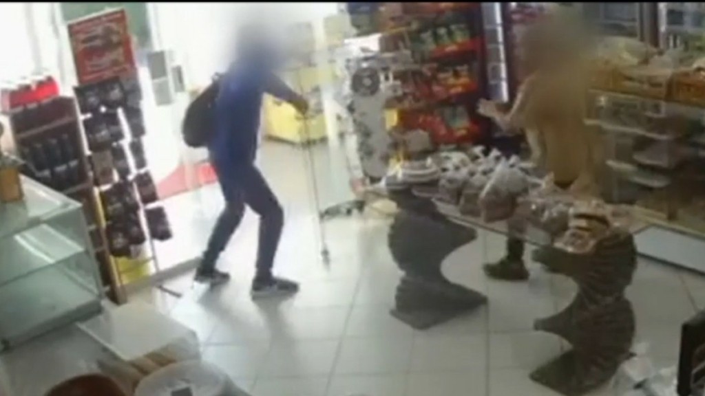 Πόρτο Ράφτη: “Μου έλεγε θα σε σουβλίσω” – Η μάχη του φούρναρη με τον ληστή που του έκλεψε 500 ευρώ