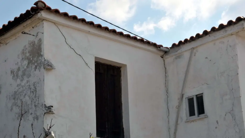 Σεισμοί στην Εύβοια: Ξεκινούν αυτοψίες σε κτίρια – 28 δονήσεις τις τελευταίες ώρες
