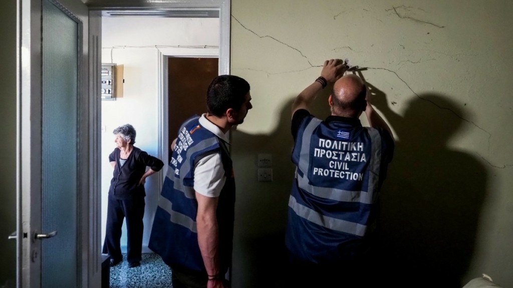 Σεισμοί στην Εύβοια: Γιατί έγιναν αισθητοί στην Αττική – Τι είπε ο Δημήτρης Παπανικολάου
