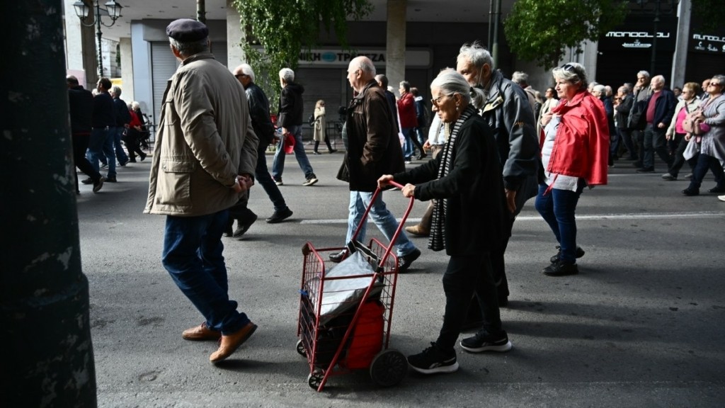 Πότε πληρώνονται οι συντάξεις Ιουνίου από τον ΕΦΚΑ