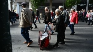 Συνταξιούχοι: 400 ευρώ στις 30 Νοεμβρίου χωρίς κριτήρια – Ποιοι τα παίρνουν