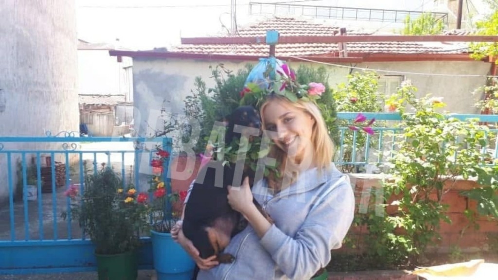 Η μητέρα της Ιφιγένειας που σκοτώθηκε στα Τέμπη συγκινεί μέσω του DEBATER: «Οι μητέρες που χάνουν το παιδί τους δεν γιορτάζουν ποτέ» (Βίντεο)