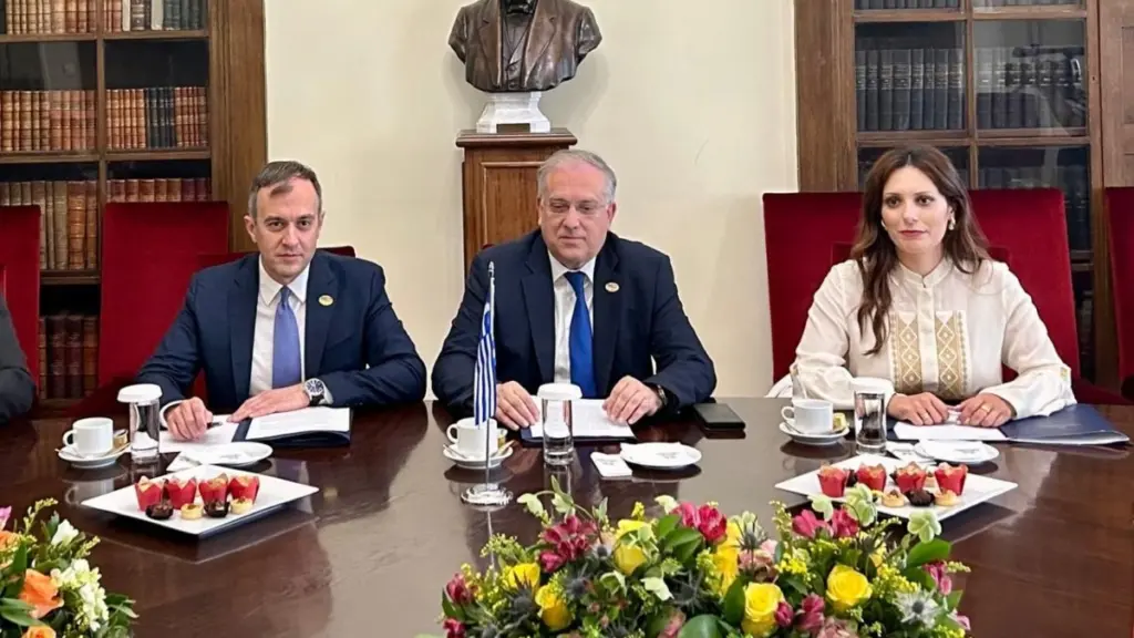 Τάκης Θεοδωρικάκος: Συναντήθηκε με τους Αιγύπτιους ομολόγους του για τις επενδύσεις στο εμπόριο και τη βιομηχανία