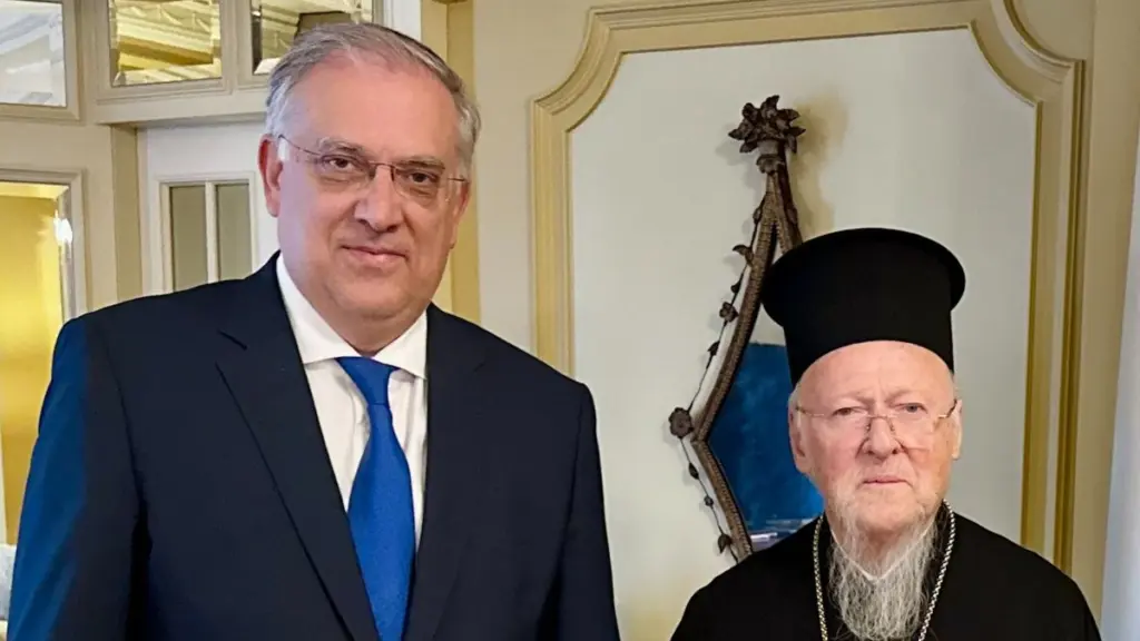 Τάκης Θεοδωρικάκος: Συναντήθηκε με τον Οικουμενικό Πατριάρχη Βαρθολομαίο