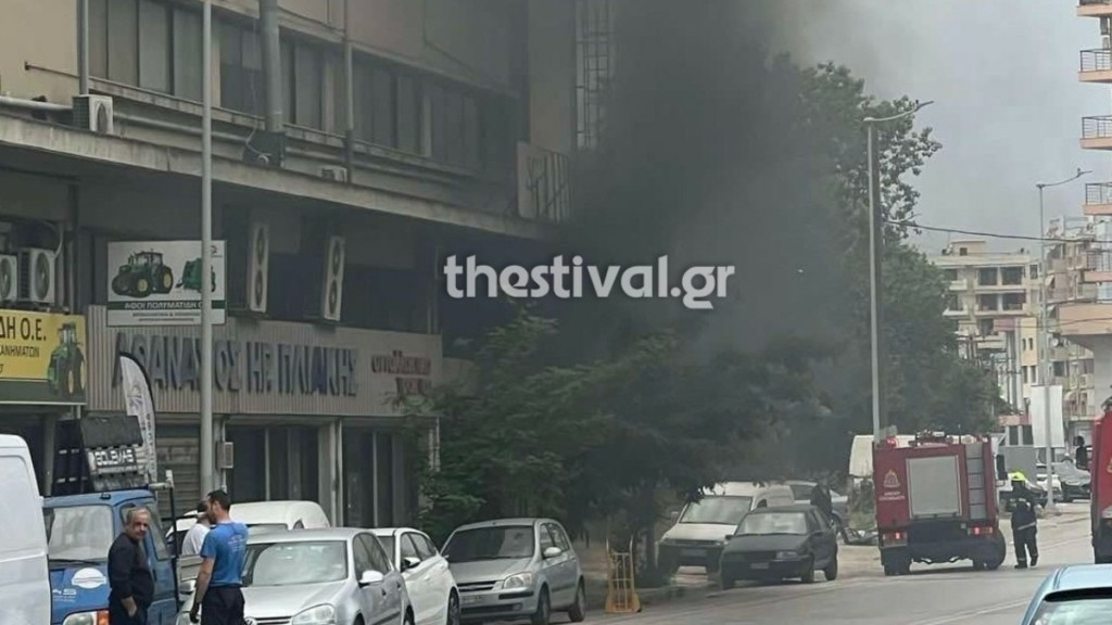 Θεσσαλονίκη: Συναγερμός για φωτιά σε εγκαταλελειμμένο κατάστημα στη Γιαννιτσών