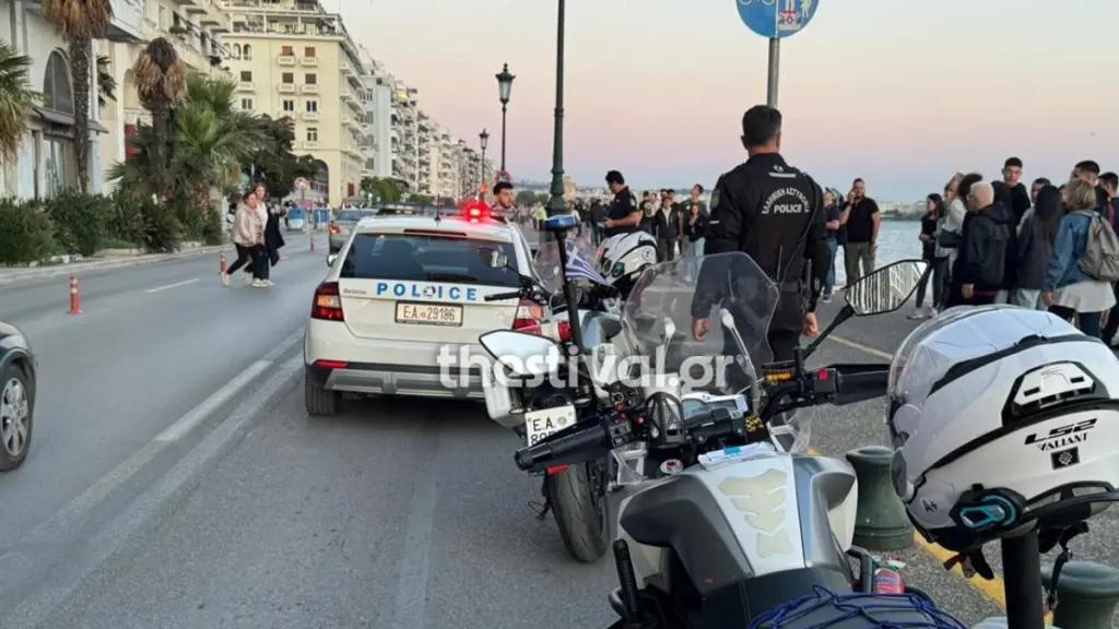 Συναγερμός στη Θεσσαλονίκη – Άνδρας απειλεί να πέσει από μπαλκόνι (Φωτογραφίες)