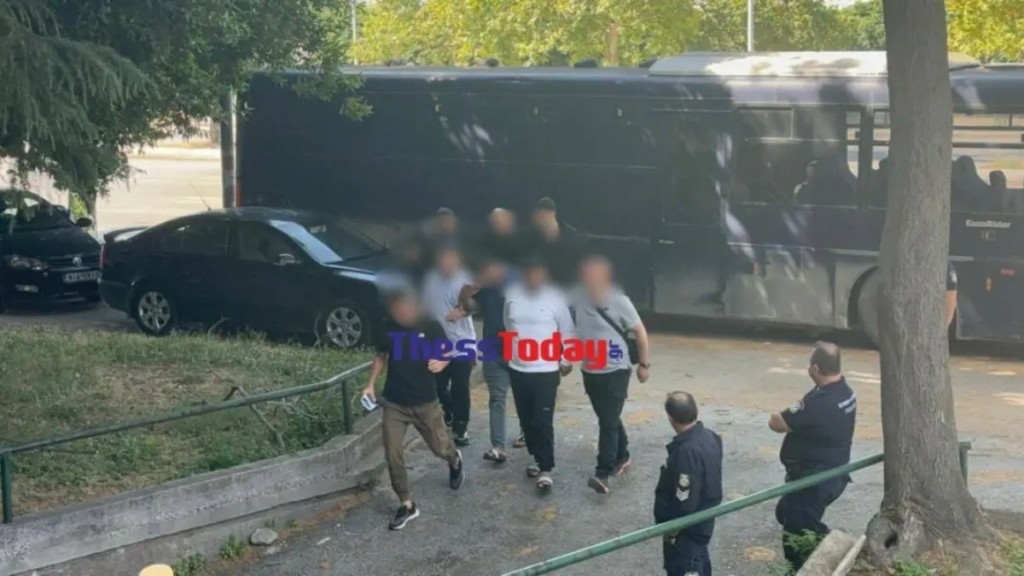 Θεσσαλονίκη: Ενώπιον Εισαγγελέα οι πέντε Τούρκοι που συνελήφθησαν μετά τους πυροβολισμούς