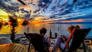 Ελληνικός τουρισμός: Συγκρατημένη αισιοδοξία εν μέσω γεωπολιτικής αβεβαιότητας στη Μέση Ανατολή