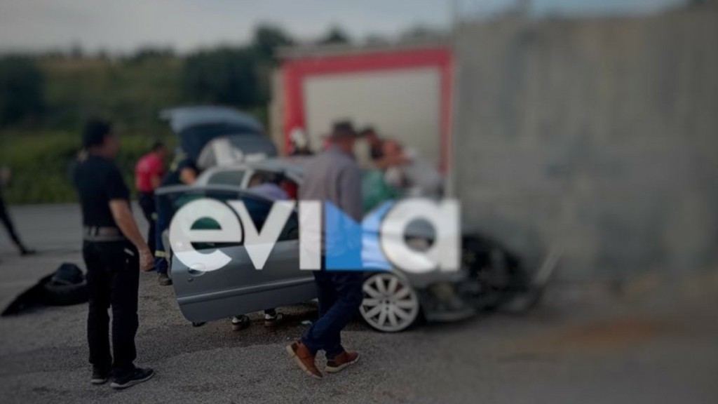 Εύβοια: Αυτοκίνητο καρφώθηκε σε κολώνα – Τραυματίστηκε σοβαρά ο οδηγός