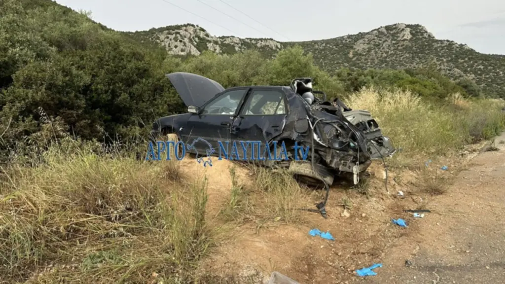 Τραγωδία στην Αργολίδα: Νεκρή 27χρονη σε τροχαίο – Το όχημά της συγκρούστηκε με φορτηγάκι (φωτογραφίες)