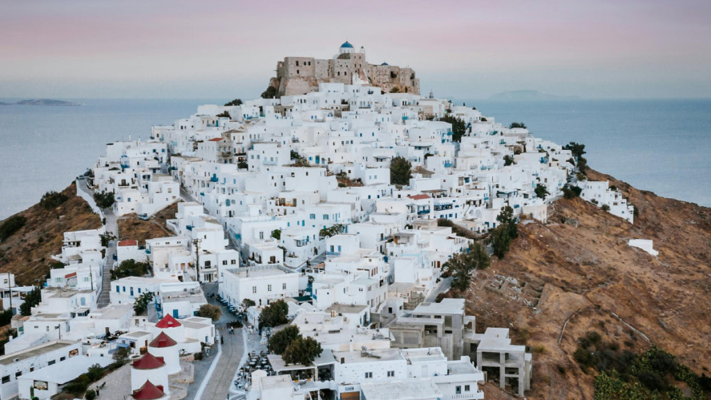 Η Αστυπάλαια το κορυφαίο «μυστικό» νησί για τους Γάλλους ταξιδιώτες