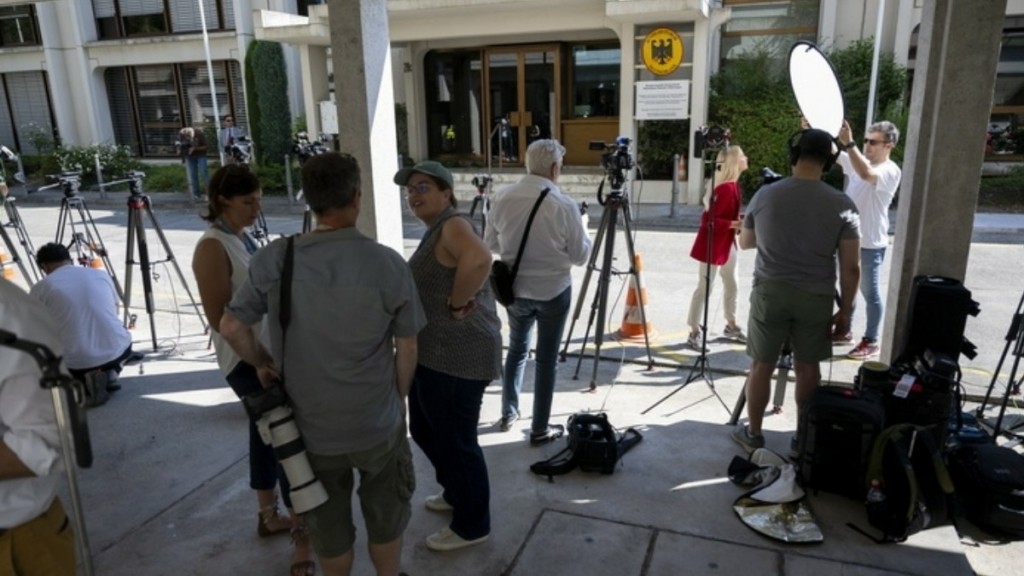 Στη Γενεύη ο Ιρανός ΥΠΕΞ, κρίσιμες συνομιλίες με τους “Big 3” της Ευρώπης – Ο όρος που θέτει το Ιράν
