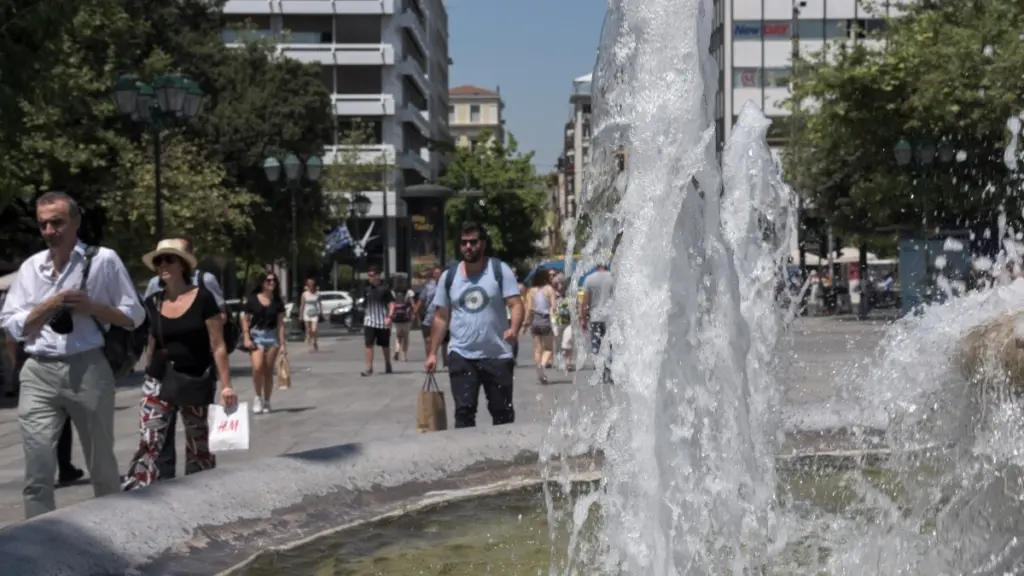 Ζεστός ο καιρός σήμερα, έως 36 βαθμούς η θερμοκρασία – Πού θα εκδηλωθούν βροχές