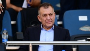 Βρούτσης: «Συνδυασμός επικινδυνότητας για φιλάθλους και παίκτες»