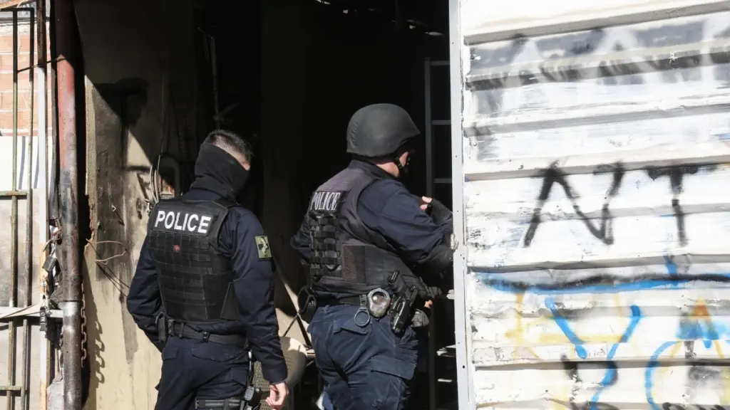 Το ελληνικό FBI “ξηλώνει” την τουρκική μαφία: Μπαράζ εφόδων σε σπίτια Τούρκων στη Βόρεια Ελλάδα, τι βρέθηκε