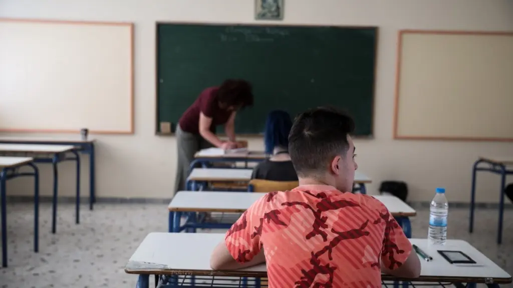 Πανελλαδικές 2025: Οι υποψήφιοι των ΕΠΑΛ εξετάζονται σήμερα στα τελευταία μαθήματα ειδικότητας