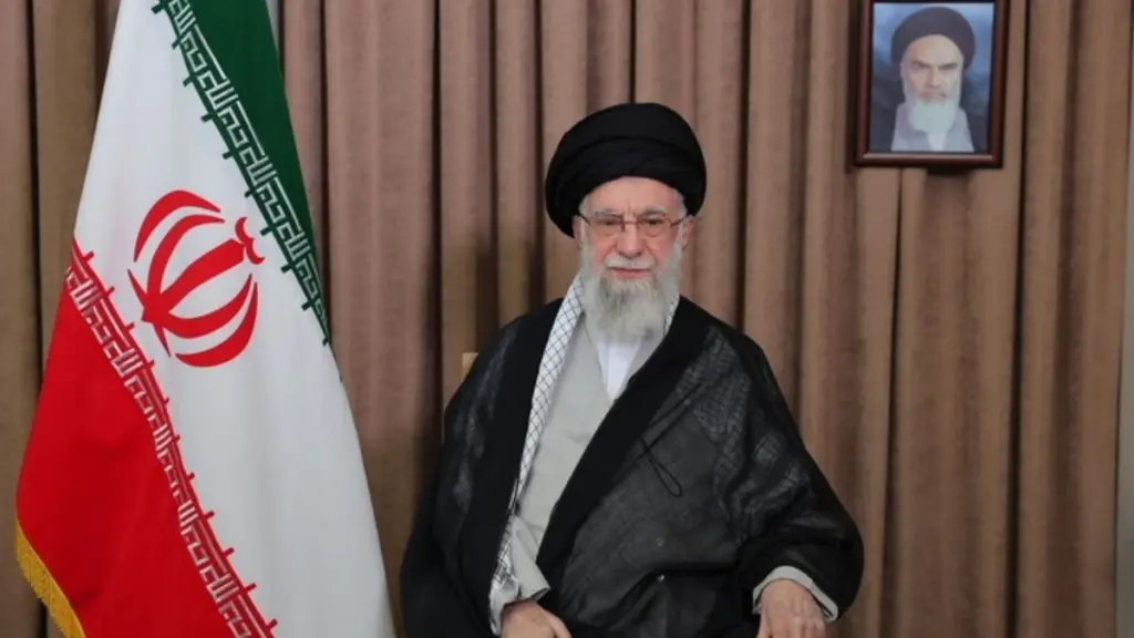 Iran International: Ασφαλής σε υπόγειο καταφύγιο με την οικογένειά του ο Αλί Χαμενεΐ