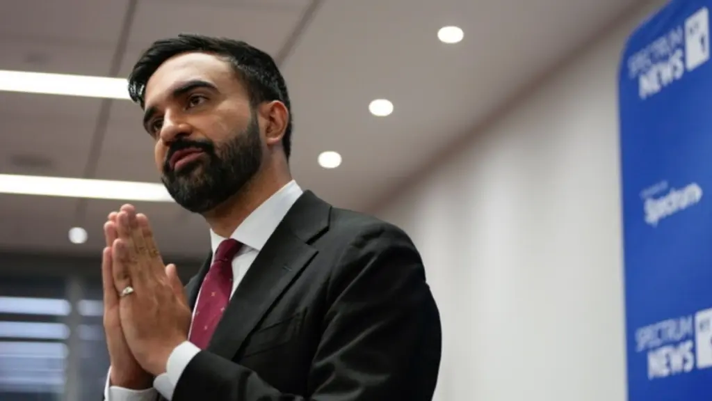 Ζοχράν Μαμντάνι: Ποιος είναι ο 33χρονος που θα διεκδικήσει τη δημαρχία της Νέας Υόρκης