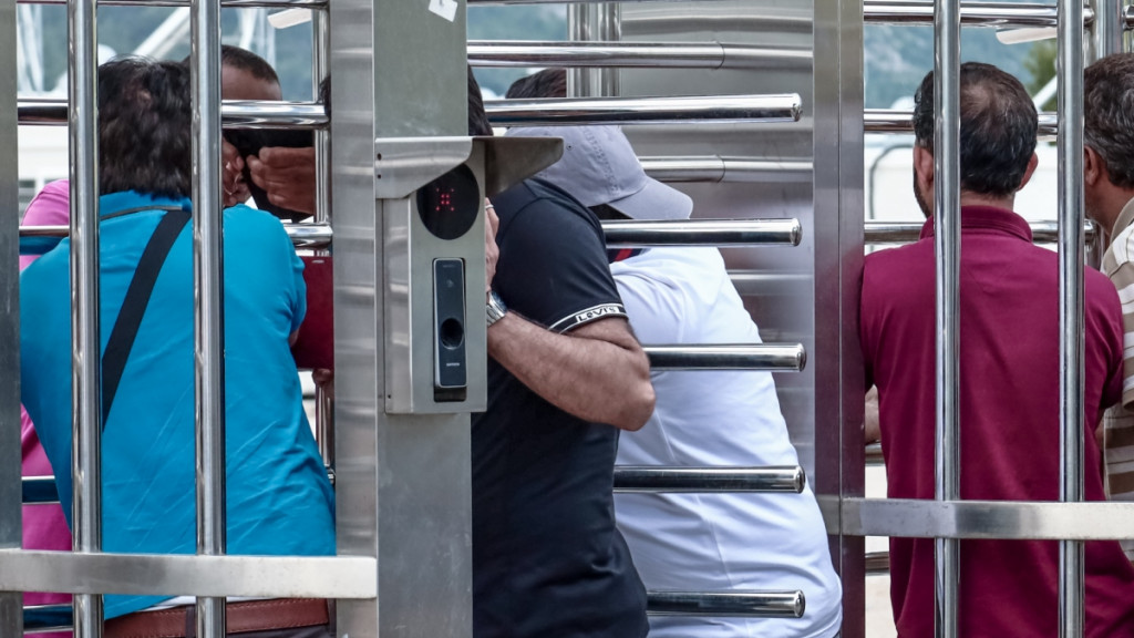 Βορίδης: “Αν δεν δούμε αποτελεσματική μείωση των ροών, θα εξετάσουμε την αναστολή των ασύλων”