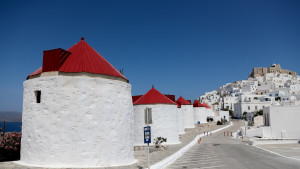 ΔΕΗ: Νέο υβριδικό έργο στην Αστυπάλαια – Θα συνδυάζει την ηλιακή ενέργεια και την ηλεκτροχημική αποθήκευση