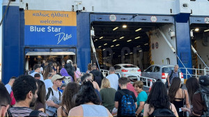 Ήρθη το απαγορευτικό απόπλου στα λιμάνια της Αττικής – Κανονικά τα δρομολόγια των πλοίων