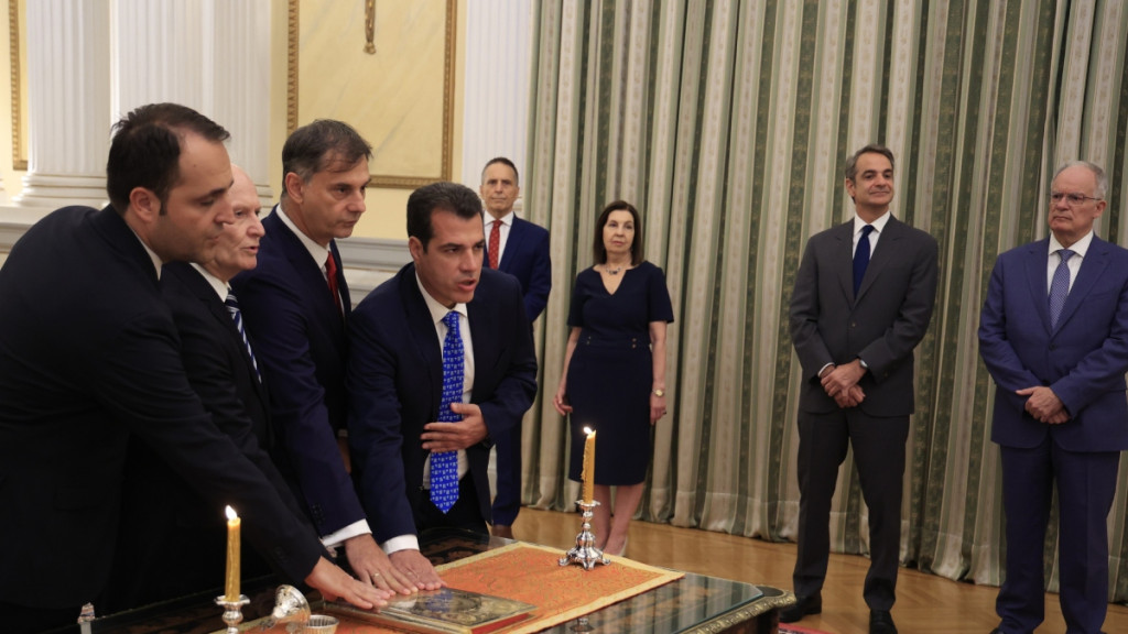 Ορκίστηκαν ο νέος υπουργός Μετανάστευσης Θάνος Πλεύρης και οι τρεις υφυπουργοί – Οι πρώτες δηλώσεις (βίντεο, φωτογραφίες)