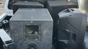 Μεγάλη αστυνομική επιχείρηση στα Άνω Λιόσια – 17 συλλήψεις για ρευματοκλοπές και άλλες παραβάσεις (βίντεο)