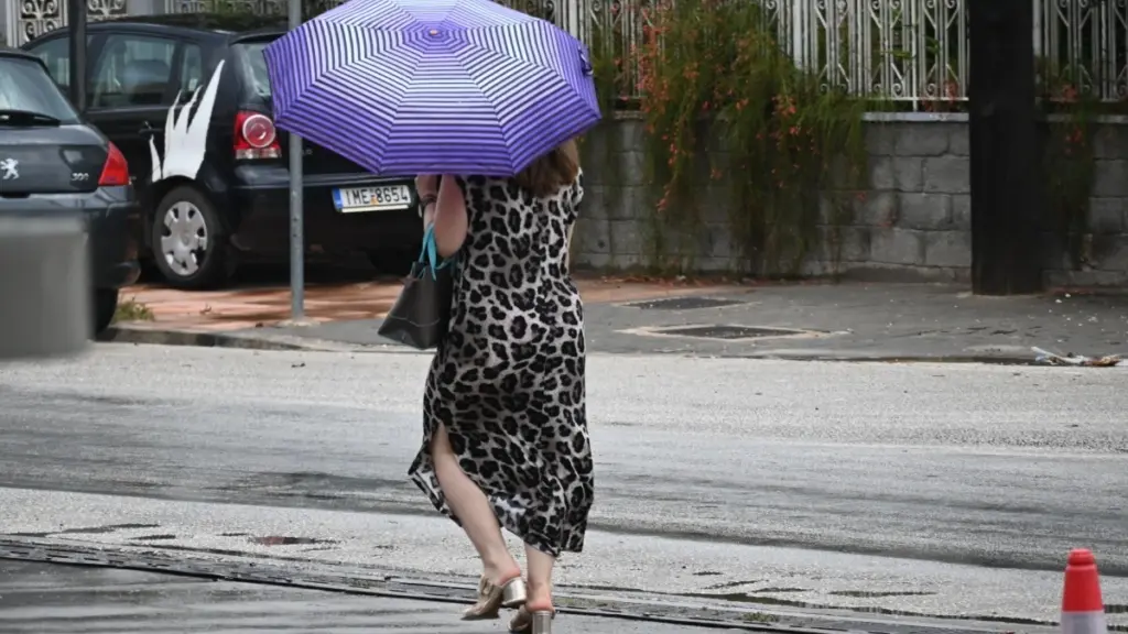 Καιρός σήμερα: Καταιγίδες και μπουρίνια από το μεσημέρι – Ποιες περιοχές θα επηρεαστούν