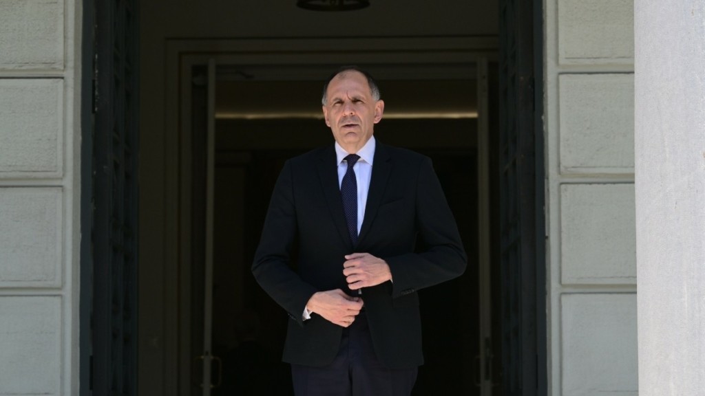 Πάει Λιβύη ο Γεραπετρίτης, παρά τις αντιδράσεις για τα δύο οικόπεδα νότια της Κρήτης