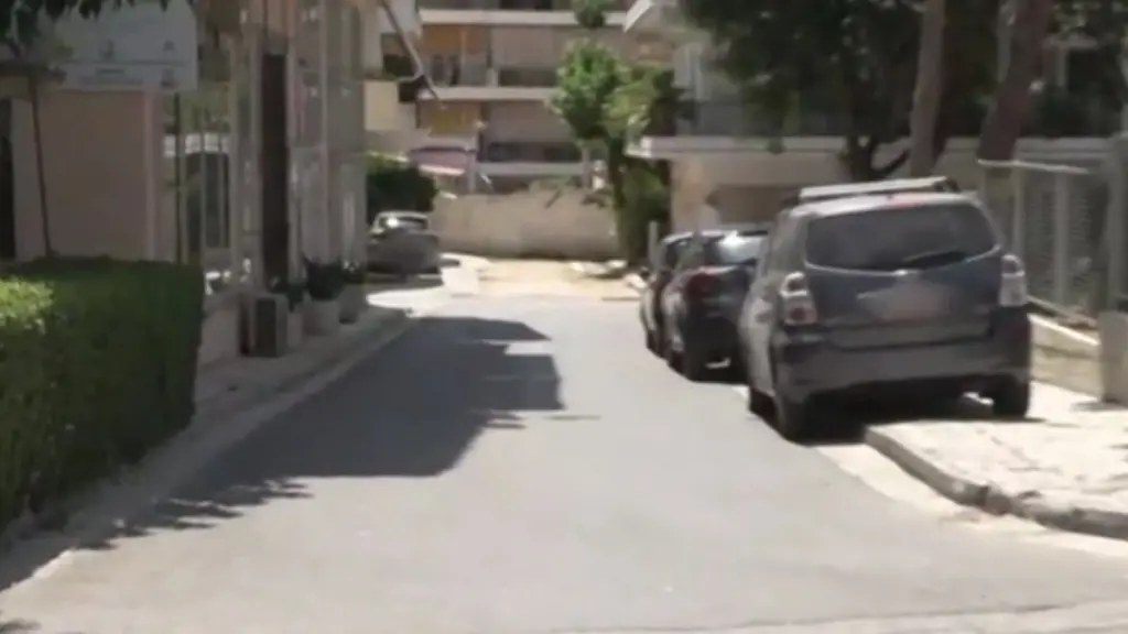 Πετρούπολη: Άφαντος ο “νταής” που έδειρε τη 46χρονη οδηγό – Έφαγα γροθιά σε σαγόνι και πρόσωπο”