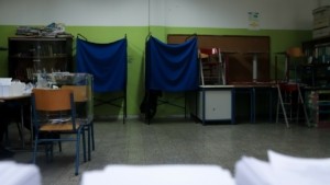 Δημοσκόπηση Real Polls: Σταθερά πρώτη με 31,5% η ΝΔ – Στάσιμο το ΠΑΣΟΚ, υποχωρεί η Πλεύση