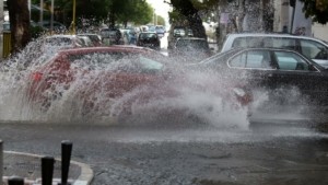 Καιρός αύριο: Βροχές, καταιγίδες και άνεμοι έως 8 μποφόρ στο Αιγαίο