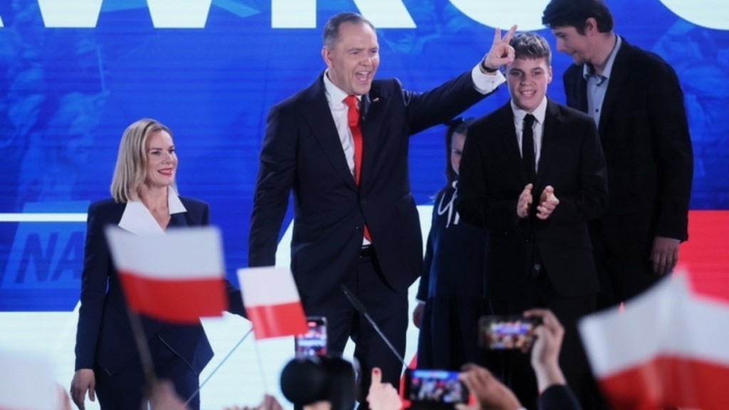 Πολωνία: Κάρολ Ναβρότσκι, ερασιτέχνης πυγμάχος και ποδοσφαιριστής ο νέος πρόεδρος της χώρας
