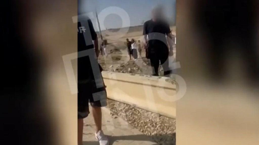 Ισραήλ: Γλυκερία και Ζαζόπουλος στα λεωφορεία που μεταφέρουν Έλληνες από το Τελ Αβίβ στην Αίγυπτο – “Πύραυλος πέρασε από πάνω μας”