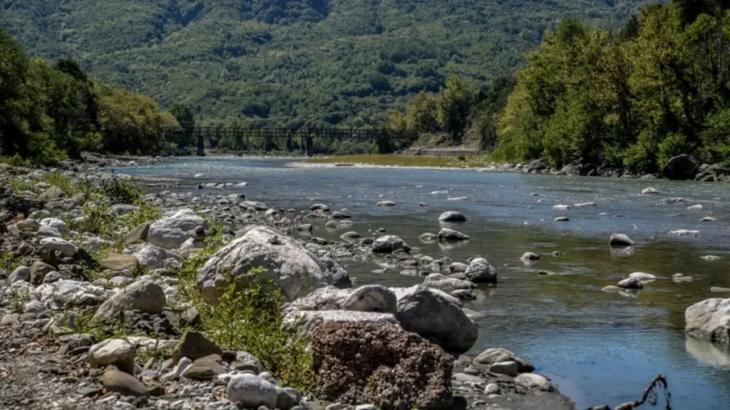Άρτα: Χωρίς τις αισθήσεις τους ανασύρθηκαν δύο παιδιά από τον ποταμό Άραχθο
