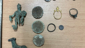 Θεσσαλονίκη: Ελεύθεροι με όρους οι 39 συλληφθέντες για τα δύο κυκλώματα αρχαιοκαπηλίας