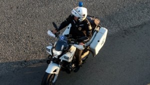 Ακρόπολη: Πήγε να κλέψει περαστικό και κατέληξε στο νοσοκομείο με σοβαρές κακώσεις