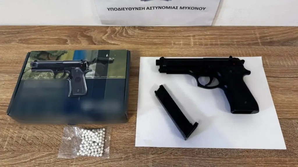 Μύκονος: Συνελήφθη 45χρονος για παράνομη οπλοκατοχή – Απειλούσε πολίτες με πιστόλι