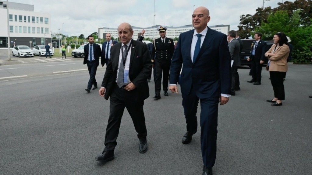 Δένδιας: Συνάντηση με τον πρώην υπουργό Εξωτερικών της Γαλλίας